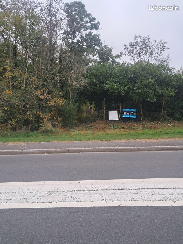 Terrain 1289m2 à bâtir à Lacroix Saint Ouen, jouxtant la forêt domaniale · à Lacroix-Saint-Ouen · 125 000 €