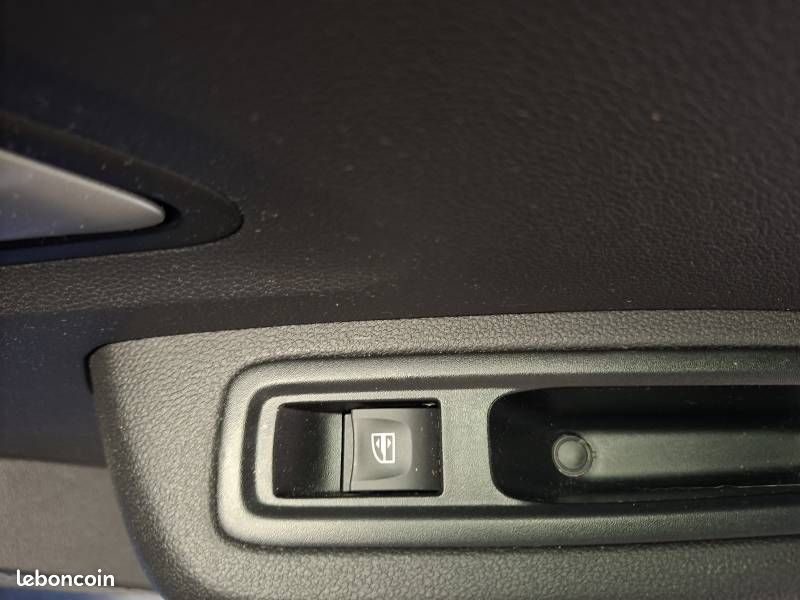Dacia Sandero TCe 90 Expression (image 28)