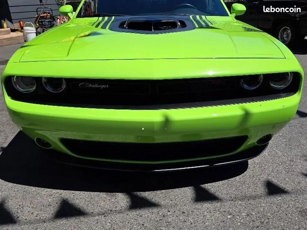 Dodge CHALLENGER 5.7 HEMI V8 375 CH - SHAKER - SELLERIE SHAKER - FAIBLE KILOMETRAGE (image 2)