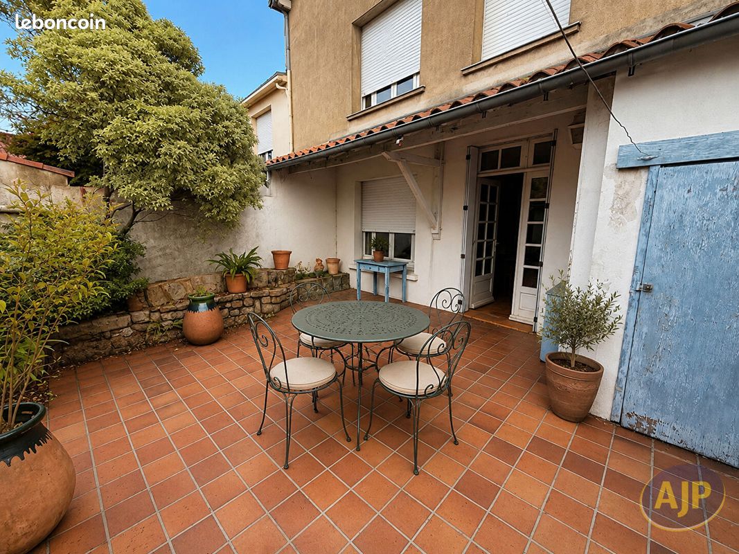 Maison 12 pièces 220 m² · à Les Landes-Genusson · 220 m² · 207 870 €