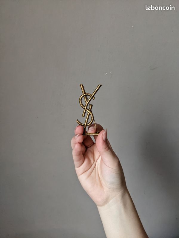 Broche (image 1)