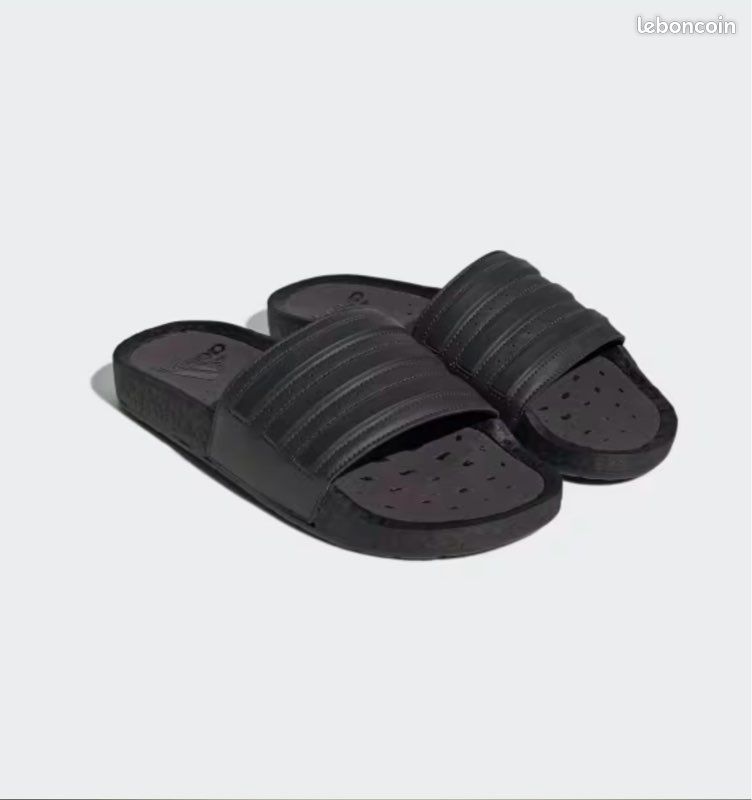 Adidas Claquettes adilette boost noires neuves taille 37 Chaussures
