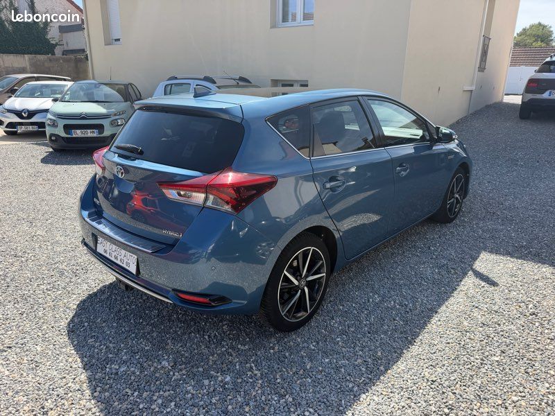 Toyota AURIS 1.8 VVT-i 136ch BOÎTE AUTO CAMÉRA AR/GPS/TOIT PANO/CLIM AUTO (image 2)