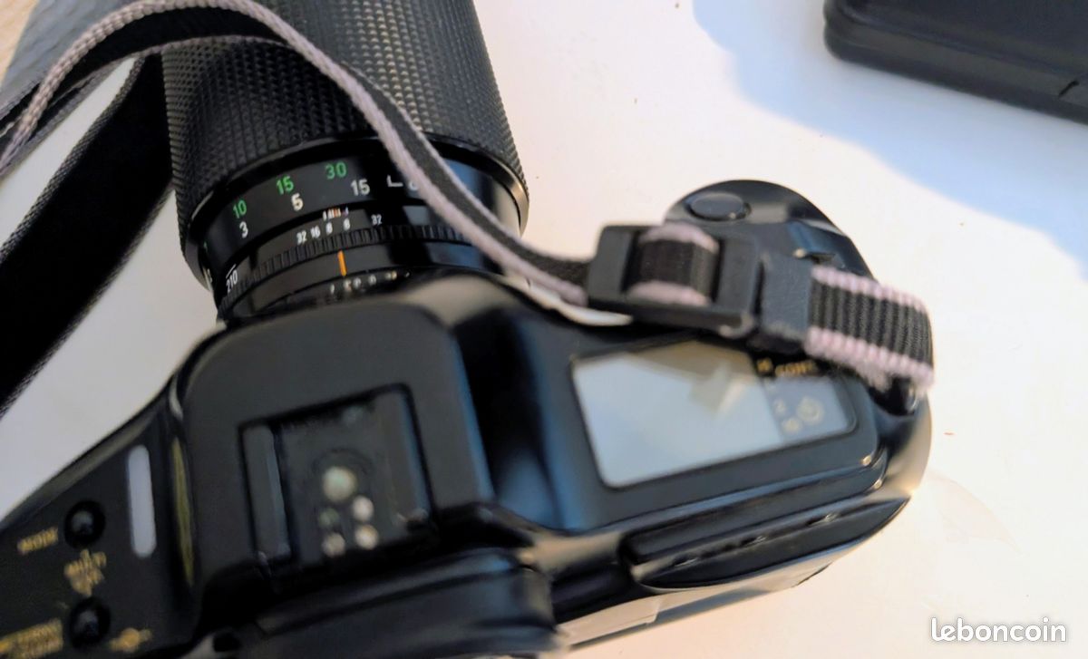Lot Canon T90 + Objectif Canon nFD 70-210mm f/4 + Accessoires (image 7)