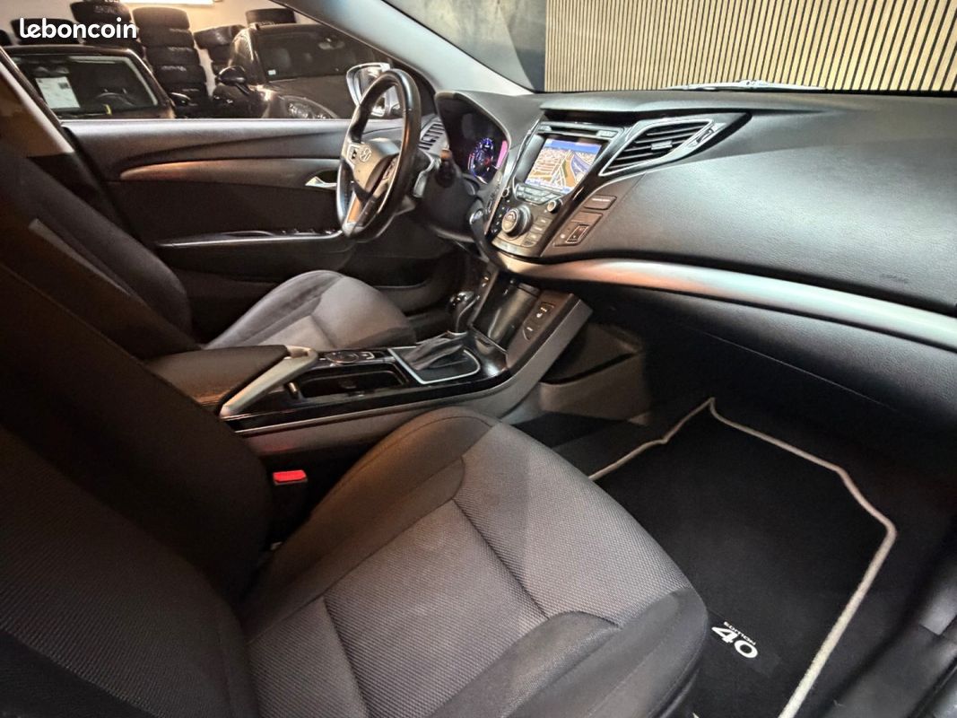 HYUNDAI i40 SW 1.7 CRDi 136 Pack Premium A (image 25)