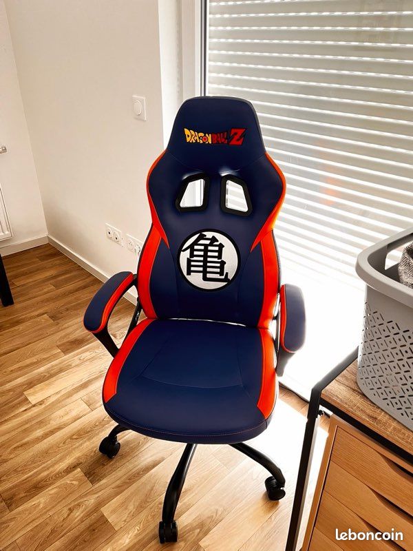 Siège Gaming Dragon Ball Z - Orange et Bleu - Subsonic Siège Gaming Dragon Ball Z - Orange et Bleu - Subsonic