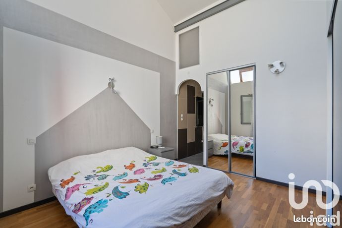 Maison familiale 5 pièces 223 m² — 17