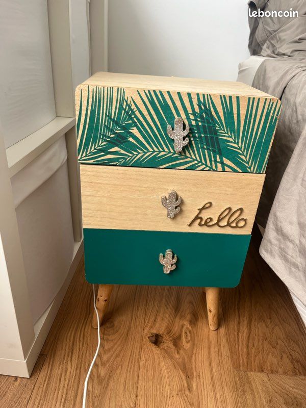 Petite commode/ table de chevet (image 10)
