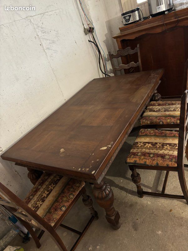 Table en bois massif et 6 chaises sculptées – Style rustique, excellent état - 500 le lot (image 1)
