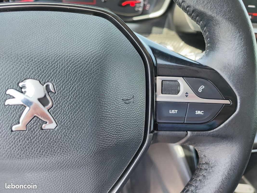 PEUGEOT 208 BlueHDi 100 SS BVM6 Allure (image 13)