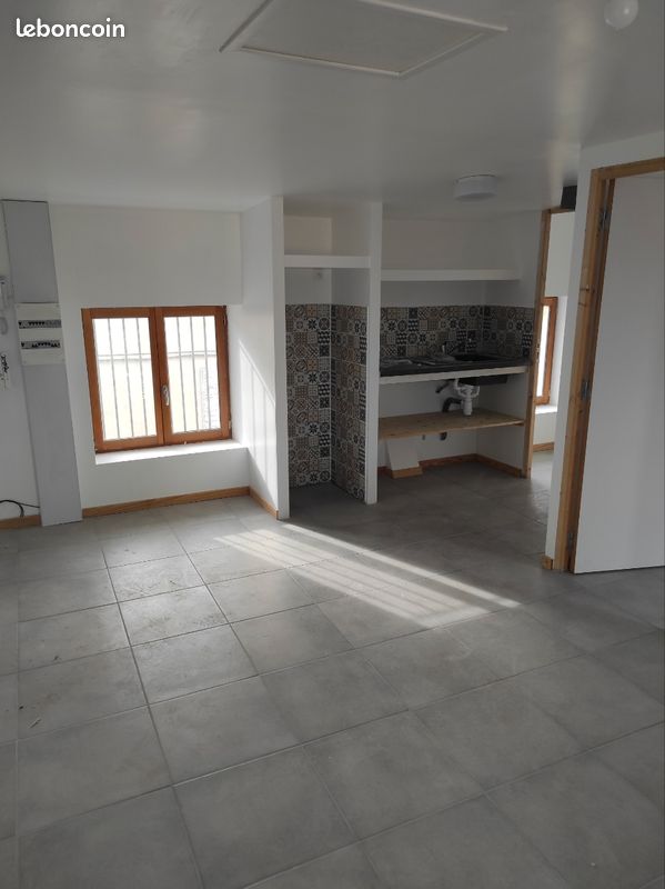 Appartement 2 pièces 35 m² · à Pont-Saint-Esprit · 35 m² · 585 €