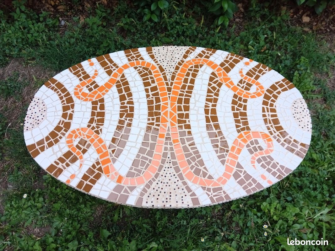 Table basse en mosaïque artisanale (pieds en bois de châtaigner) (image 2)