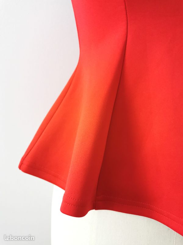 Top de soirée rouge noir en neoprene peplum (image 4)