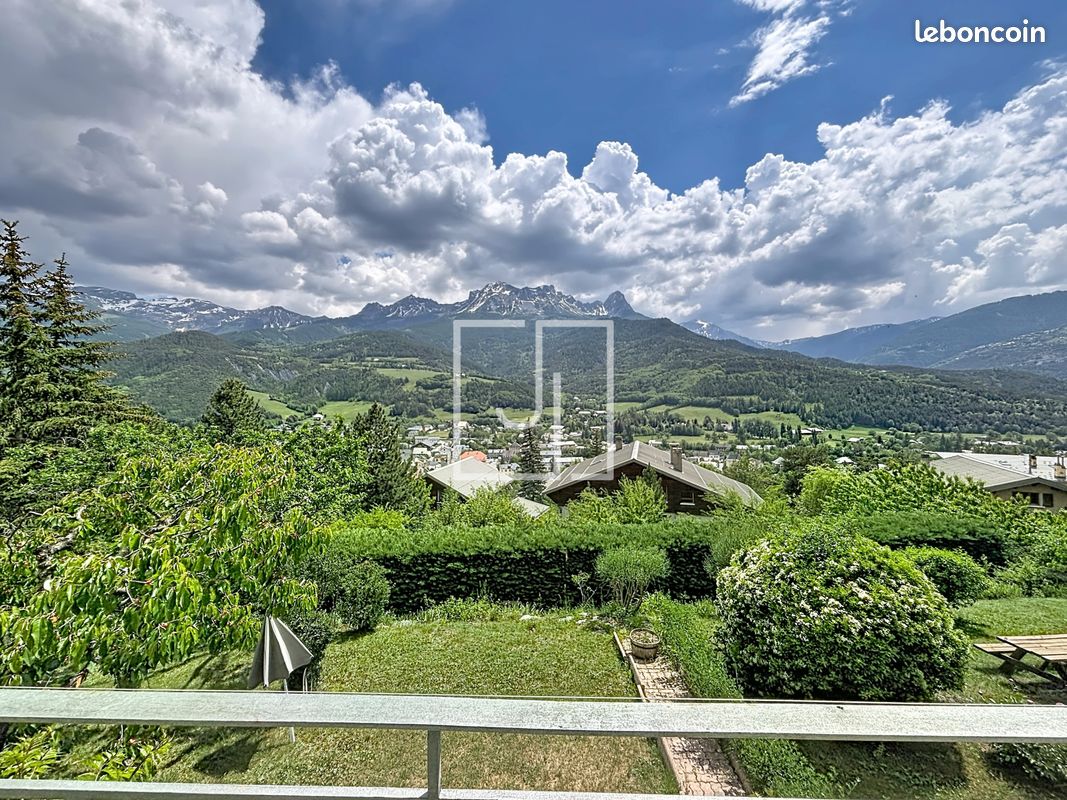 Maison 10 pièces 280 m² · à Barcelonnette · 280 m² · 278 300 €