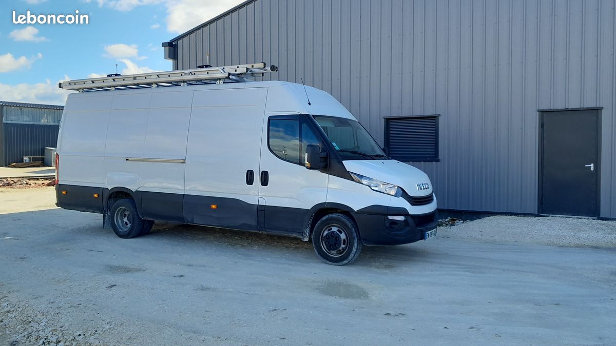 Fourgon IVECO (image 5)