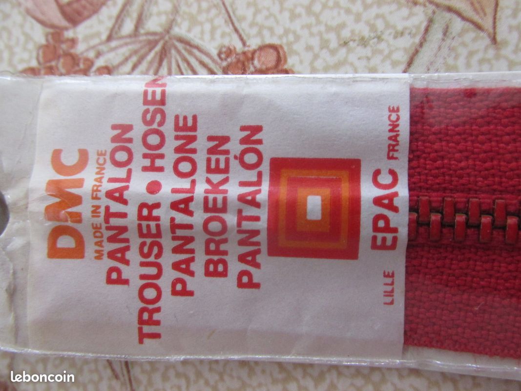 Fermetures éclair rouges (image 2)