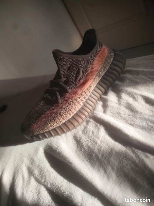 Addidas yeezy boost 350 v2 (image 1)