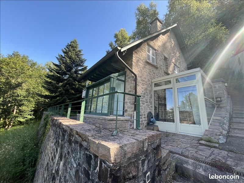 Maison 3 pièces 99 m² · à Aubazines · 99 m² · 900 €