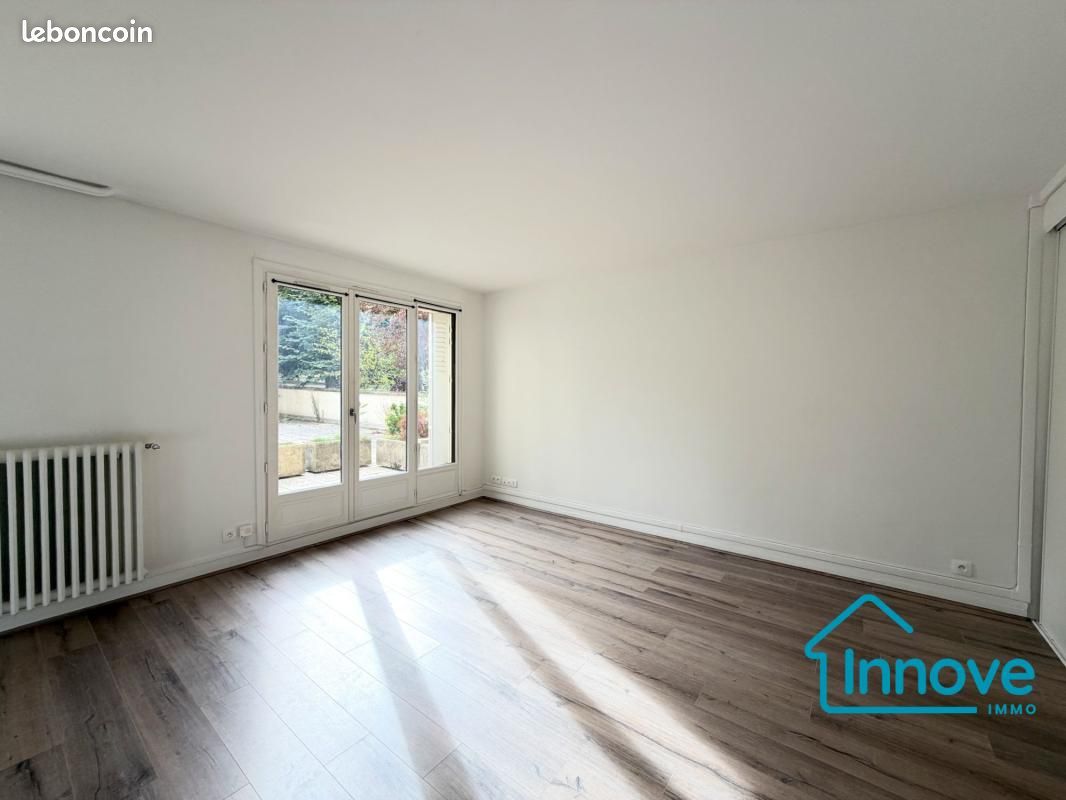 Appartement 1 pièce 33 m² · à Versailles · 33 m² · 903 €/mois