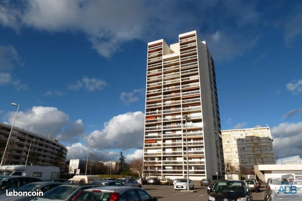 Appartement 3 pièces 70 m² · à Roanne · 70 m² · 755 €