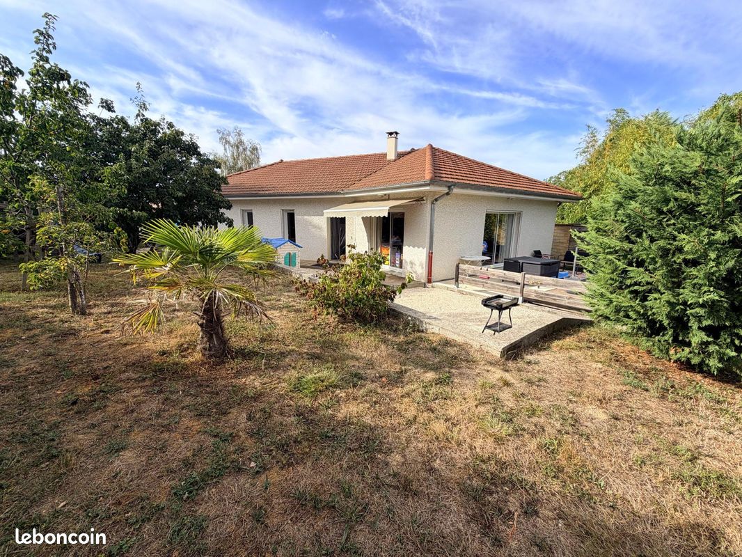 Maison 4 pièces 100 m² · à Saint-Étienne-de-Saint-Geoirs · 100 m² · 1 125 €/mois