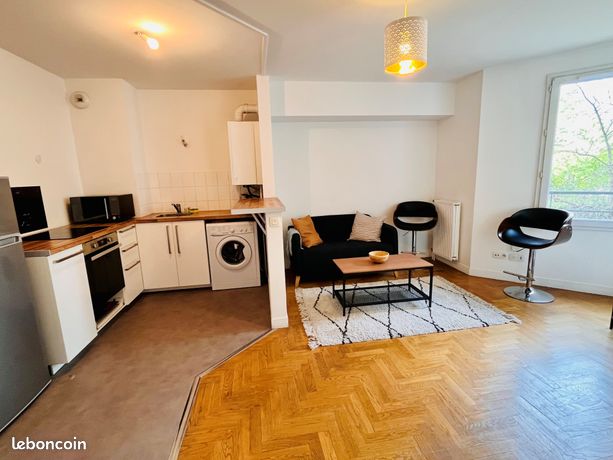 T2 meublé 36m2 avec balcon et parking proche RER C/D