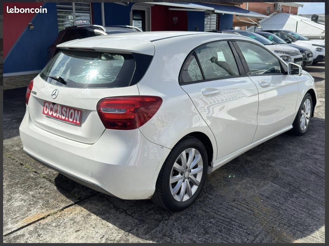 Mercedes Classe A III (W176) 160 Business (image 2)