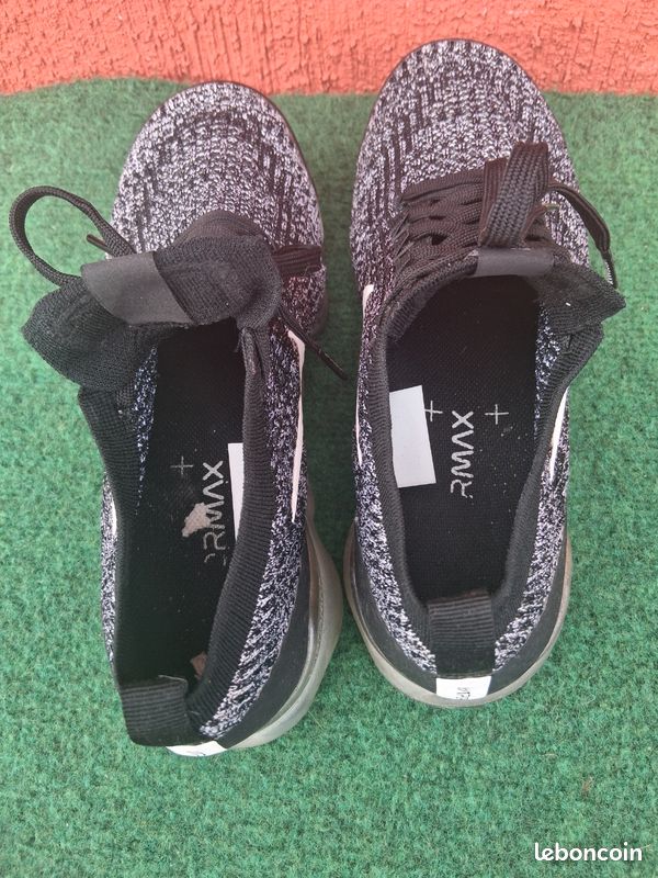 Basket nike air vapormax Flyknit 3 taille 43 noir blanc oreo (image 5)