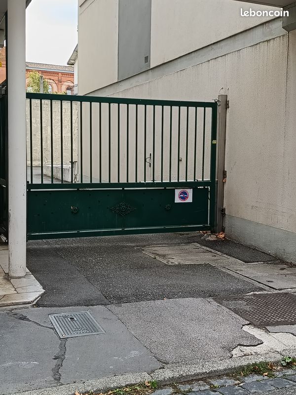 Parking 18 m² · à Toulouse · 18 m² · 90 €/mois
