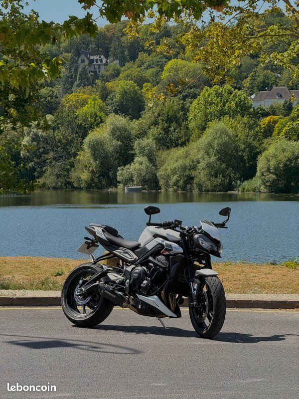 Triumph Street Triple R A2 (image 1)