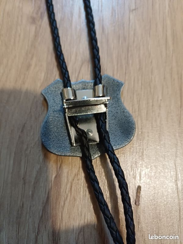 BT-5948-S Bolotie en argent avec cristaux autrichiens (cravate usa