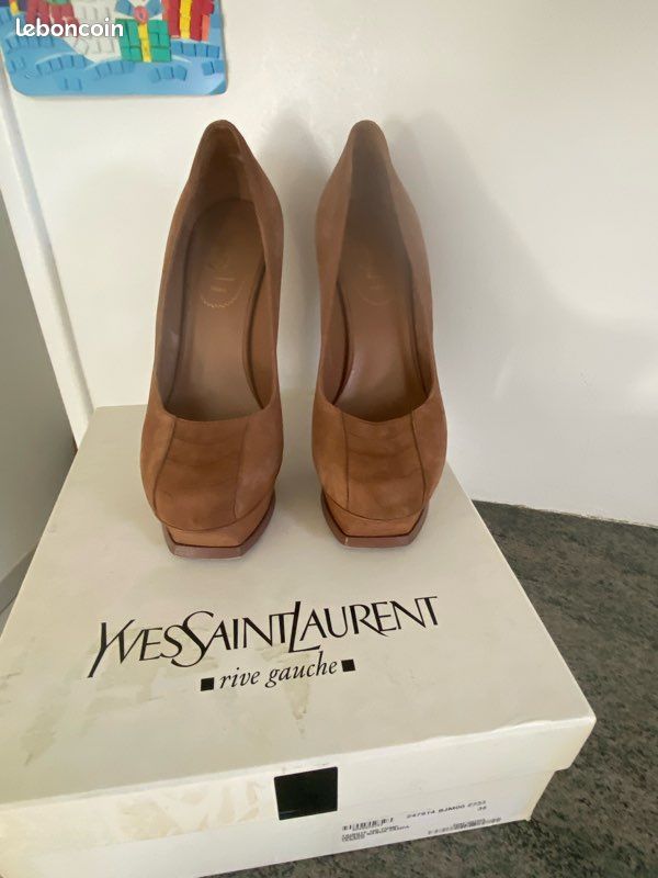 Escarpins L.A.M.B. En Cuir Taupe - Taille UK 3,5, Talons Aiguilles, Portés Une Fois