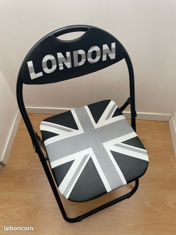 Chaise pliante noire design London déco UK (image 1)