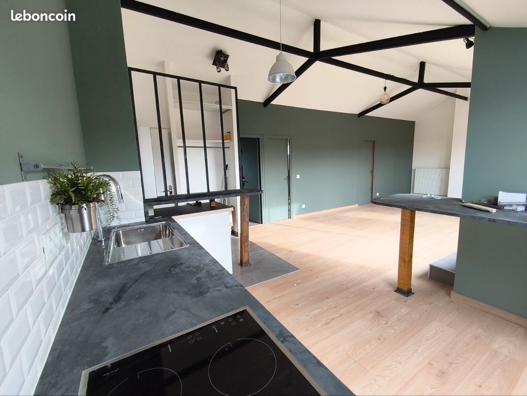 Appartement 3 pièces 75 m² · à Le Chambon-Feugerolles · 75 m² · 115 000 €