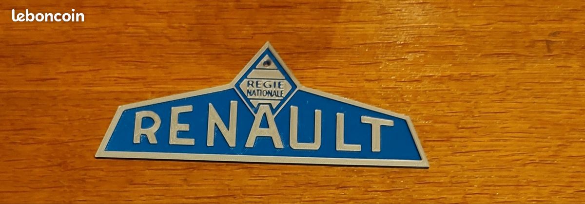 Logo Renault D16, D22, D30, D35 - Équipement auto