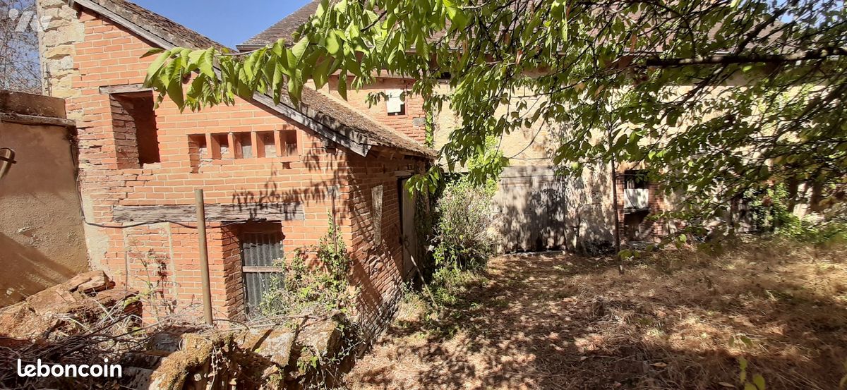 Maison 5 pièces 186 m² · à Orsennes · 186 m² · 68 900 €