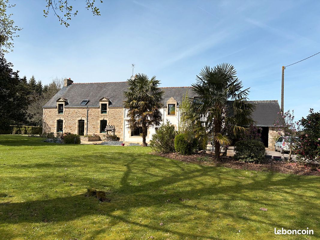 Maison 8 pièces 285 m² · à Locminé · 285 m² · 571 960 €