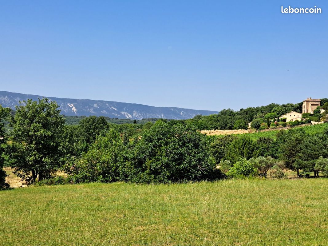Terrain à bâtir de 1400 m² à GOULT (84) · 375 000 €