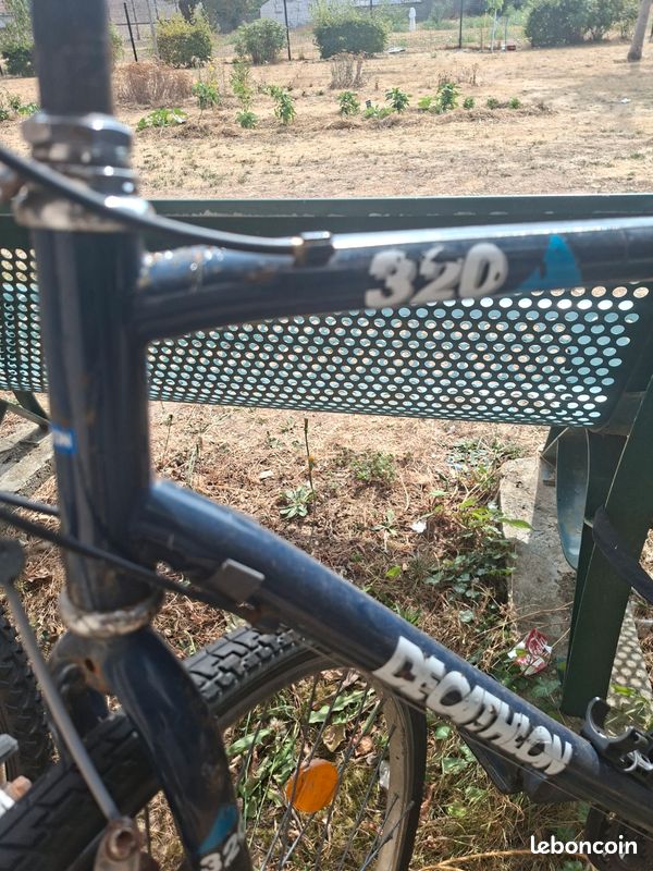 Vélo Decathlon Riverside 320 POUR PIÈCES (Cadre HS suite accident) (image 3)