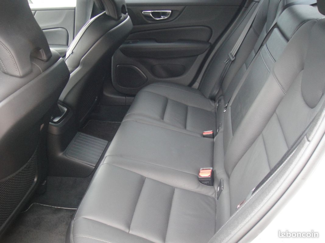 VOLVO S60 T8 Twin Engine 303 + 87ch R-Design Geartronic 8 (image 12)
