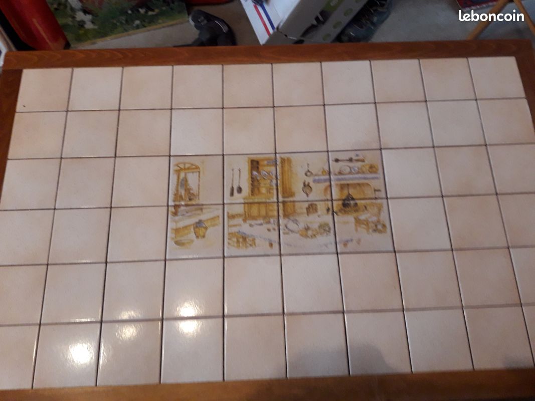 Table avec carrelage (image 1)