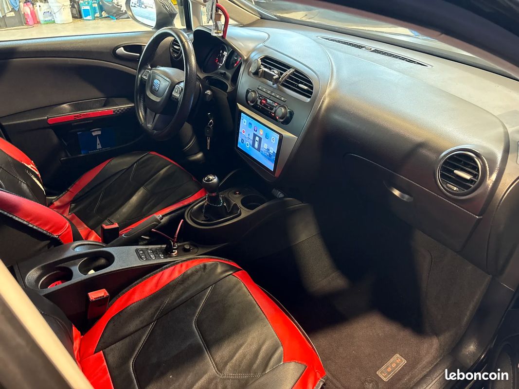SEAT Leon 1.6 D 105ch Style - 2012 - 171 500 km - CarPlay - Faible km (image 14)