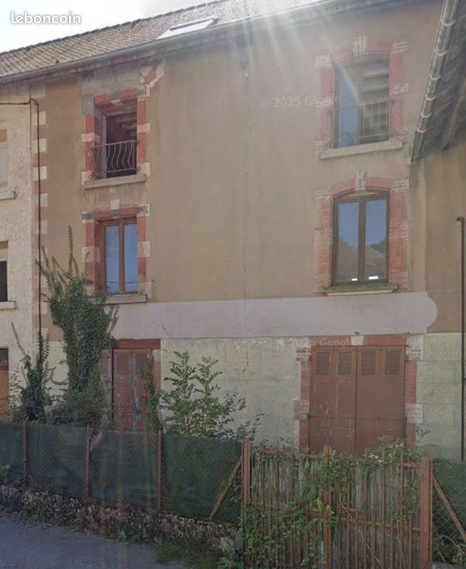 Immeuble 210 m² · à Saint-Bueil · 210 m² · 90 000 €