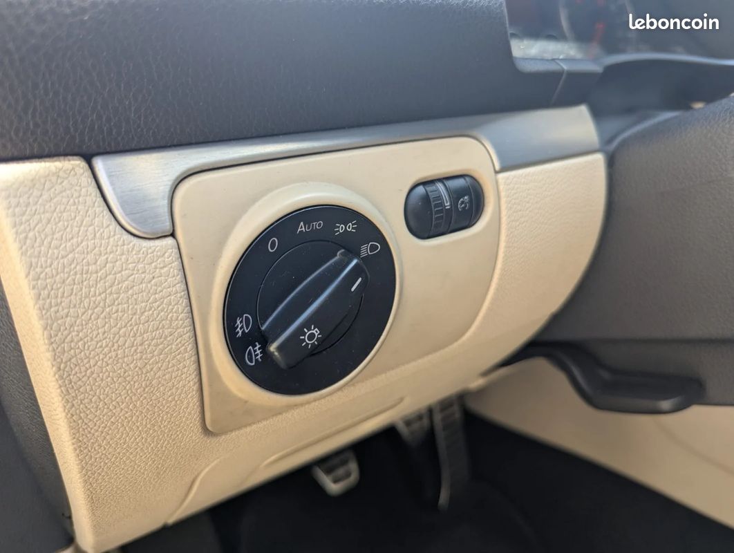 VOLKSWAGEN EOS 2.0 16S TDI 140 CR FAP Carat Toit Ouvrant/ Sièges Chauffant (image 26)