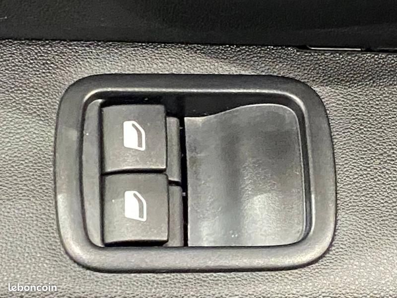 Citroen C3 Essence 83 C-Series GPS Radar Recul CarPlay Clim Auto 1ère main (image 25)