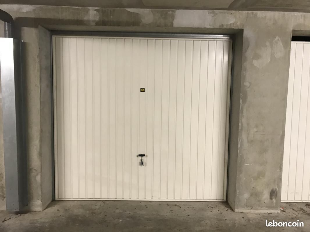 Parking 13 m² · à Chambéry · 13 m² · 93 €/mois