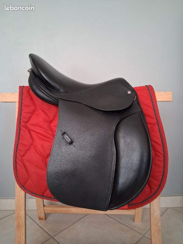 Selle Fouganza Tout Cuir (quasi Neuve) Avec étriers - Très Bonne Qualité