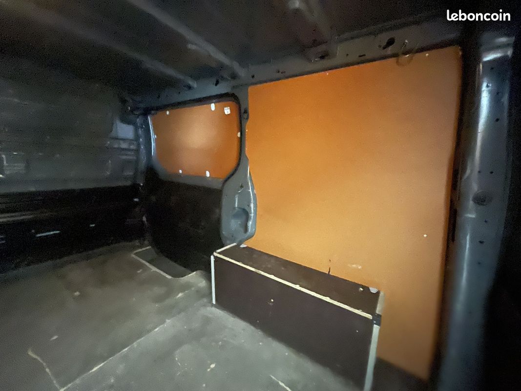 Renault trafic fgn l1h1 2800 kg blue dci 110 confort (image 19)