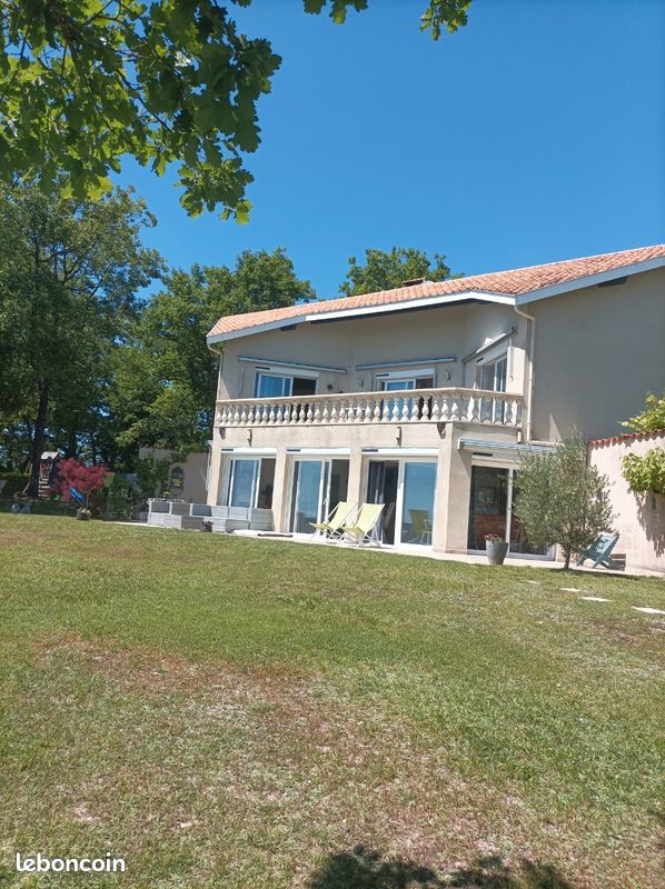 Maison 7 pièces 157 m² · à Montagrier · 157 m² · 265 900 €