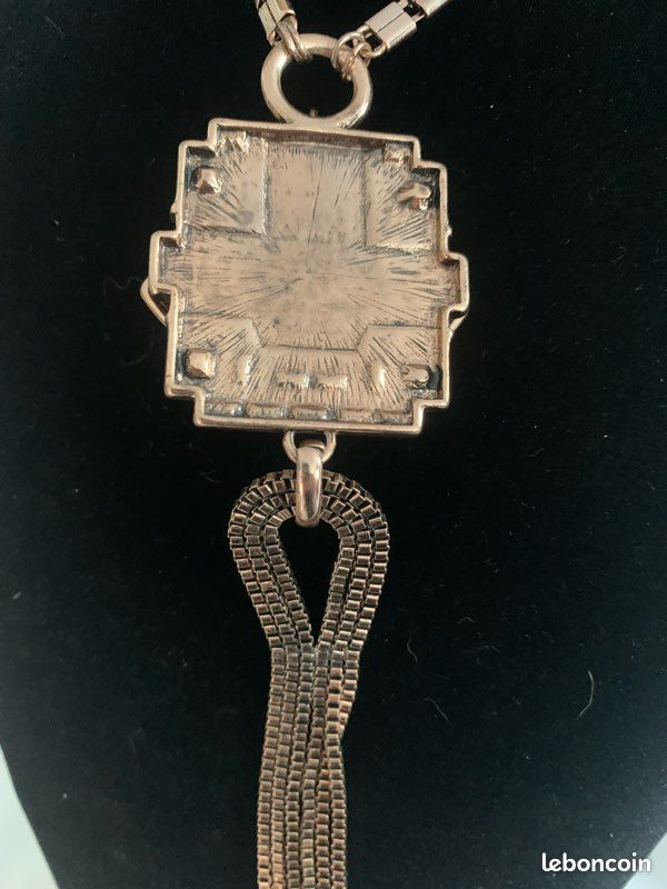 Sautoir Original En Métal Argenté Avec Pendentif Fleur Et Strass - Neuf Avec étiquettes